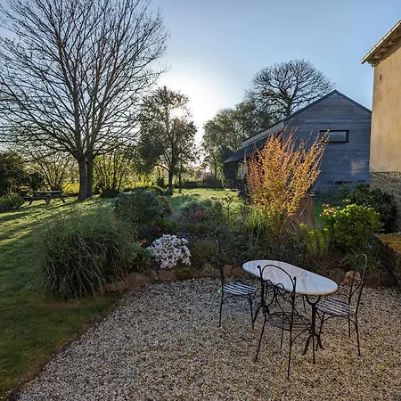 Un Cadre Fleuri Villa Cardroc Exterior photo